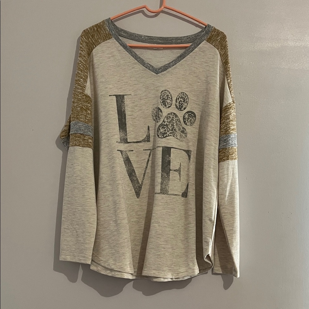 Maurices sweater size 1X Gray and Cream Long Sleeve Love v neck pullover paw - Picture 7 of 7